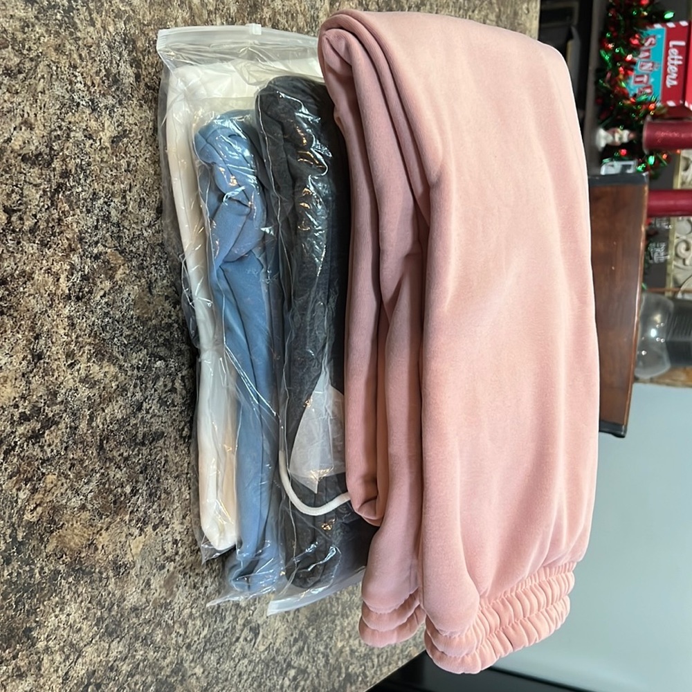 Set of 4 Shein joggers size L. Brand new